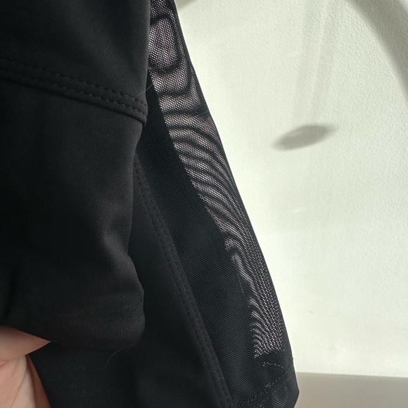 STRONGER LABEL Mesh Emblem Leggings - Picture 8 of 8